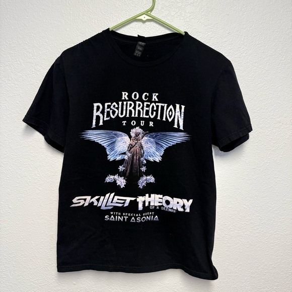 Gildan Tops - Skillet + Theory of a Deadman Rock Resurrection Tour tee